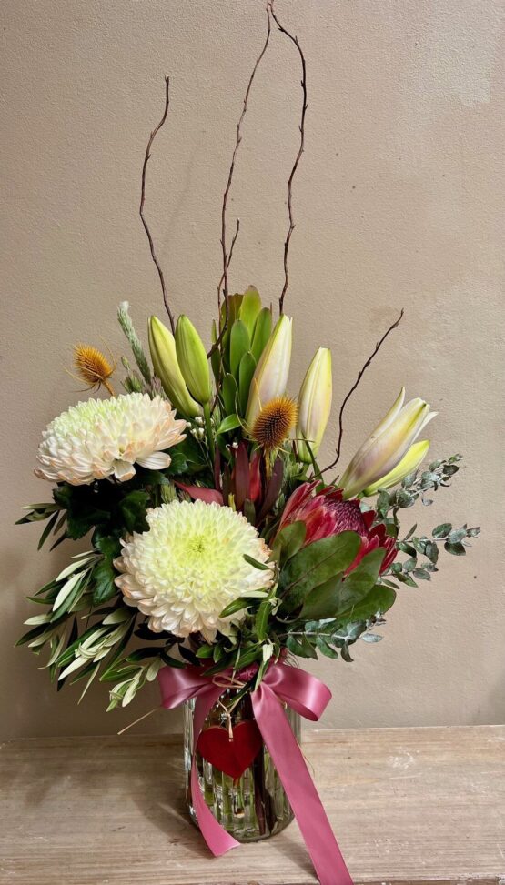 VALENTINES Rustic bouquet in vase